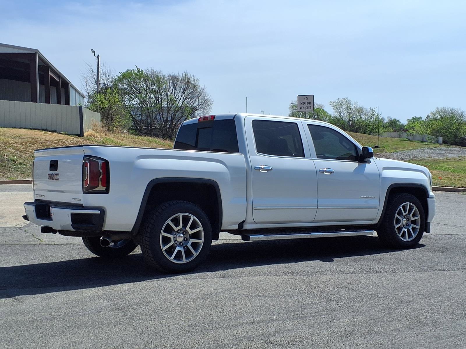 Used 2018 GMC Sierra 1500 Denali image 21