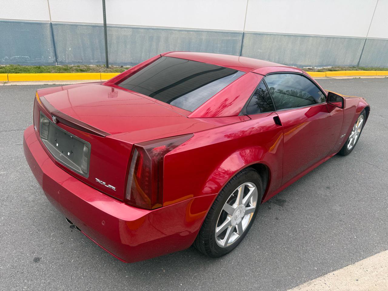 Used 2004 Cadillac XLR RWD image 20