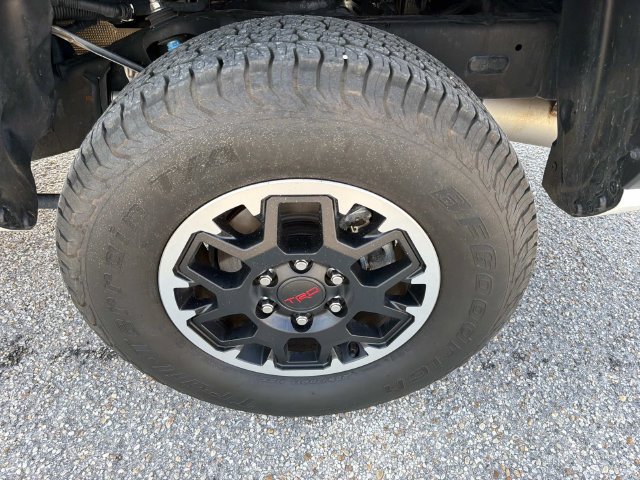 Used 2025 Toyota Tacoma TRD Off-Road AWD/4WD image 10