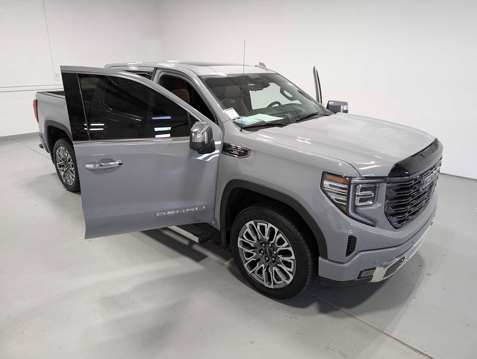 Certified 2025 GMC Sierra 1500 Denali Ultimate AWD/4WD image 18
