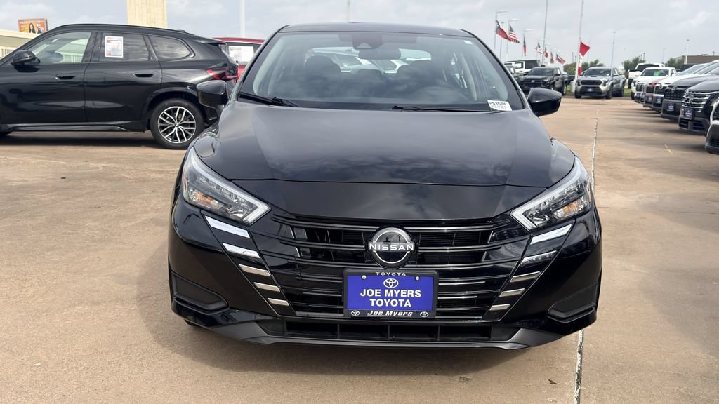 Used 2025 Nissan Versa SV FWD image 3