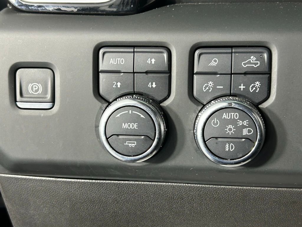 Used 2024 GMC Sierra 3500 Denali Ultimate AWD/4WD image 30