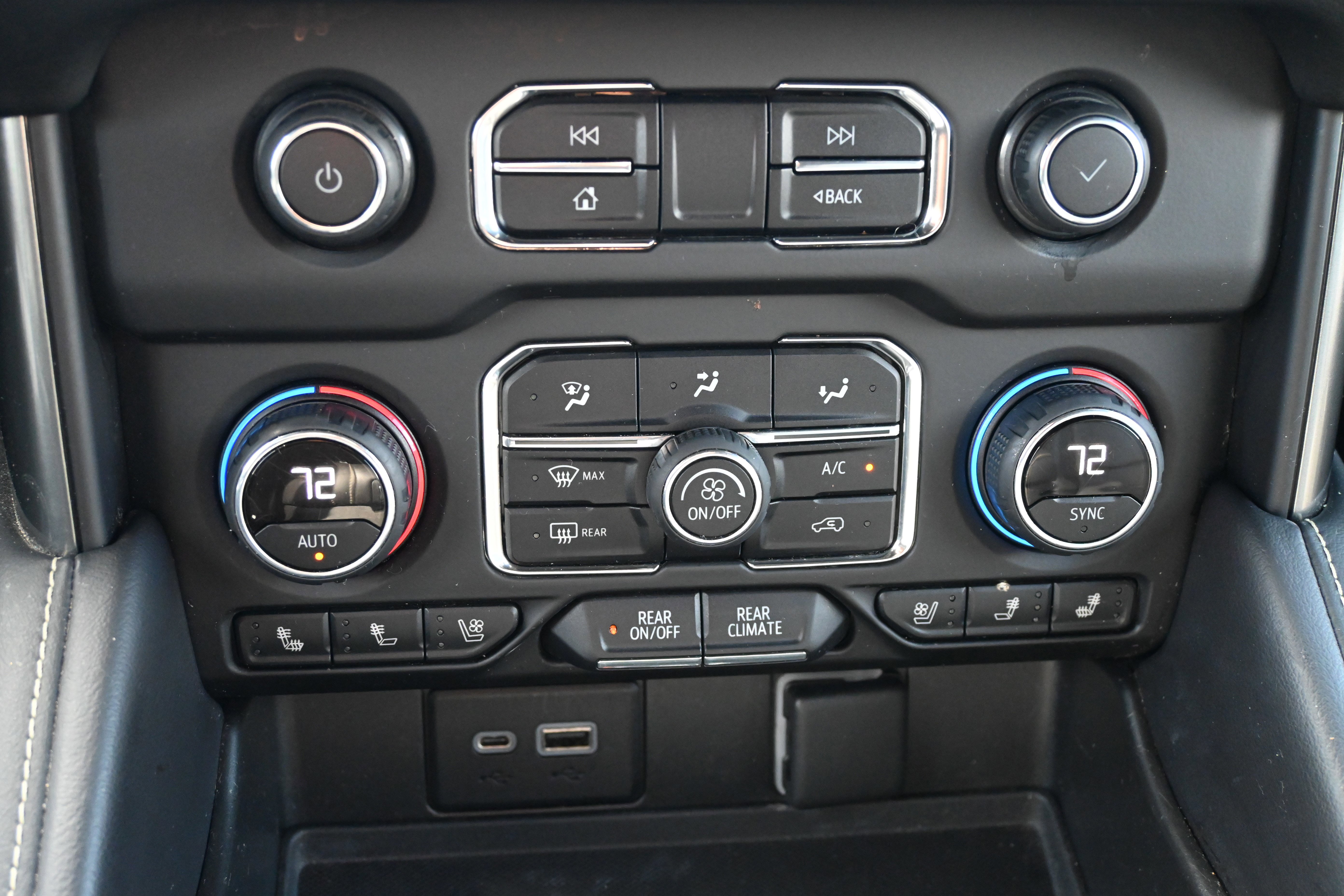 Used 2021 Chevrolet Tahoe Premier w/ Premium Package image 28