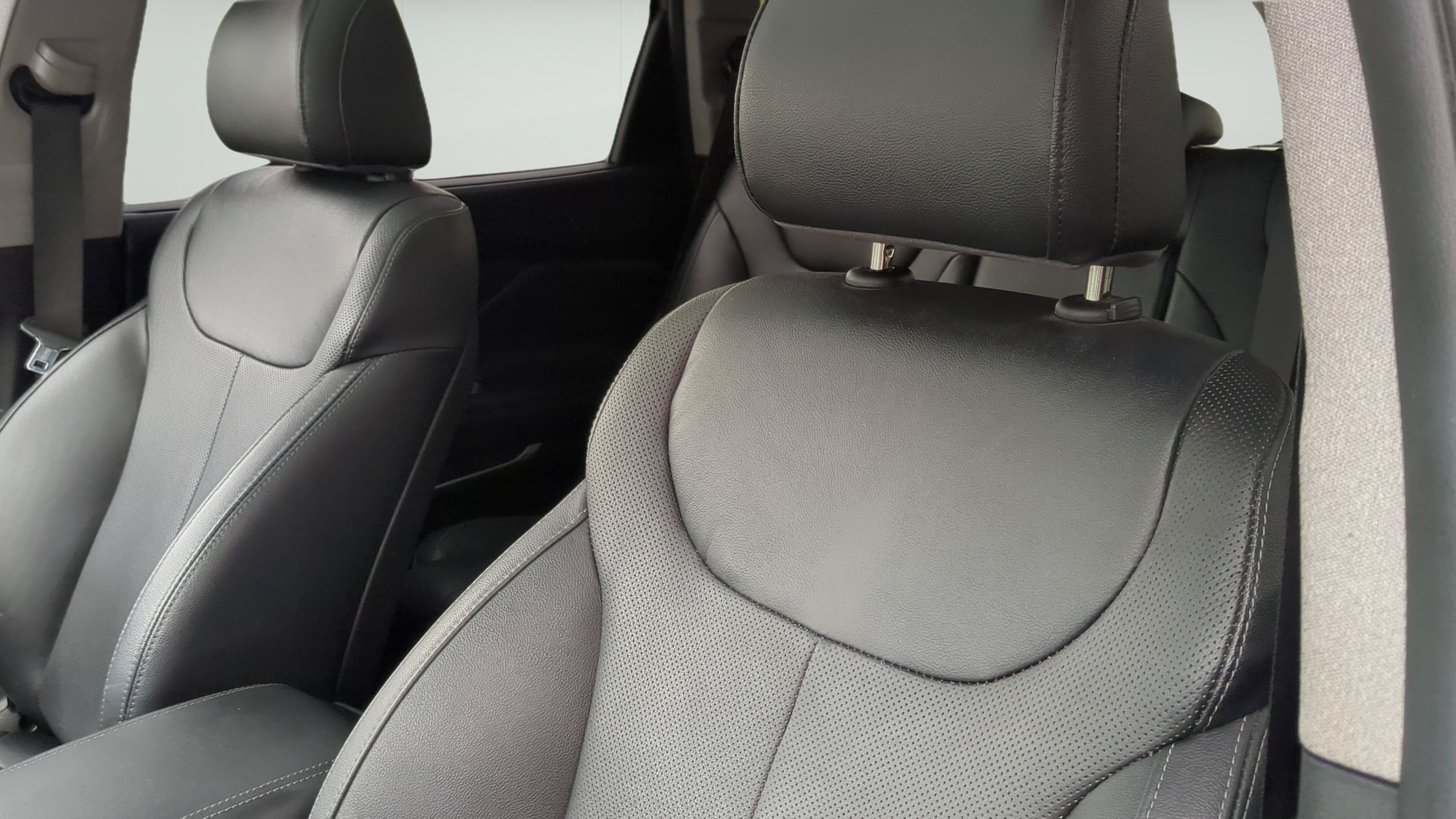 Used 2019 Hyundai Santa Fe FWD image 10