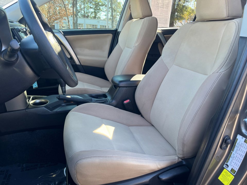 Used 2015 Toyota RAV4 XLE image 30