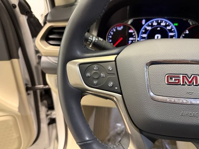 Used 2021 GMC Acadia Denali w/ Denali Ultimate Package AWD/4WD image 18