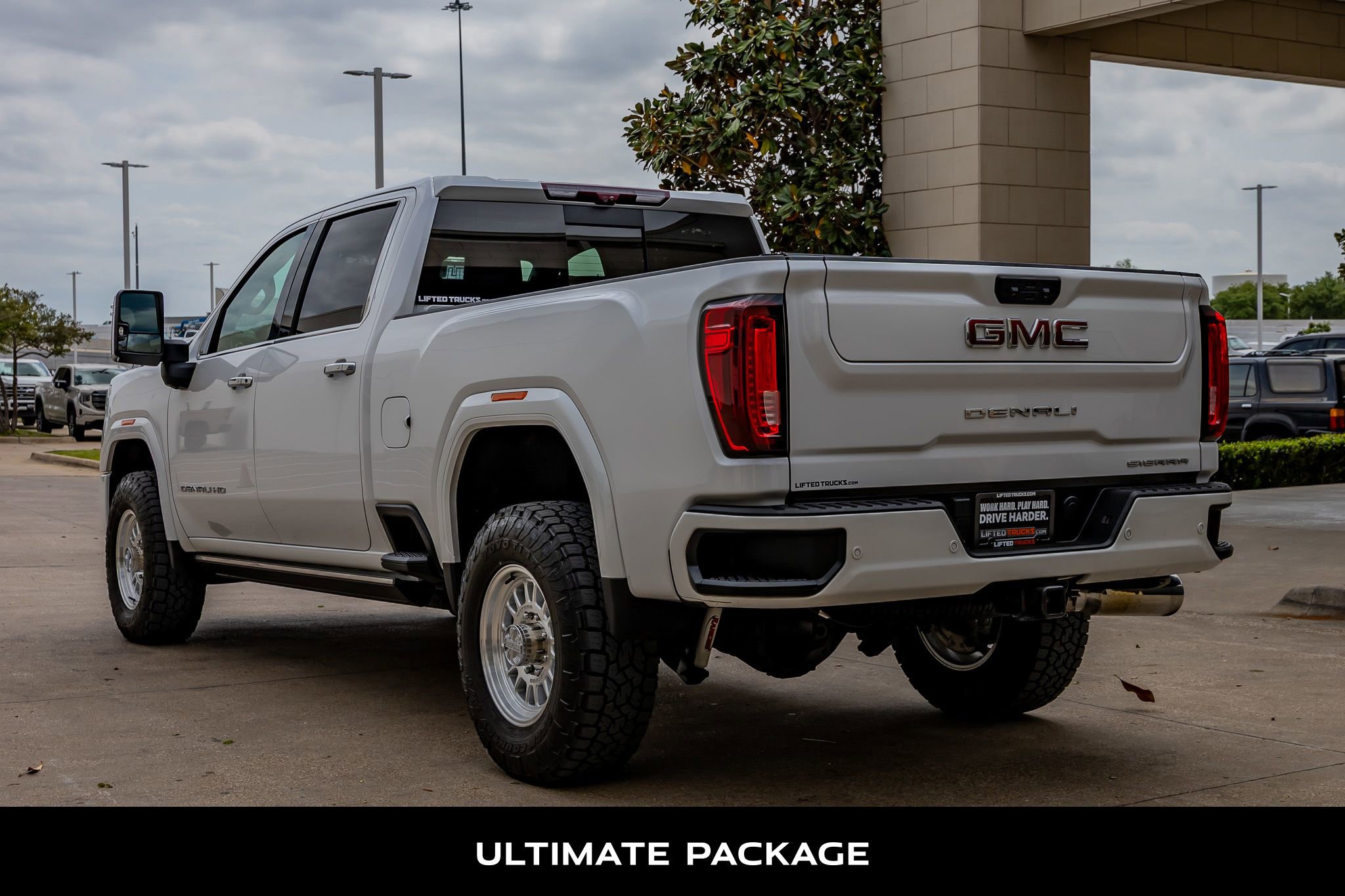 Used 2021 GMC Sierra 3500 Denali w/ Denali Ultimate Package AWD/4WD image 6