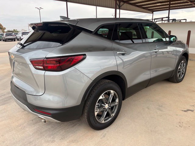 Used 2026 Chevrolet Blazer LT FWD image 4
