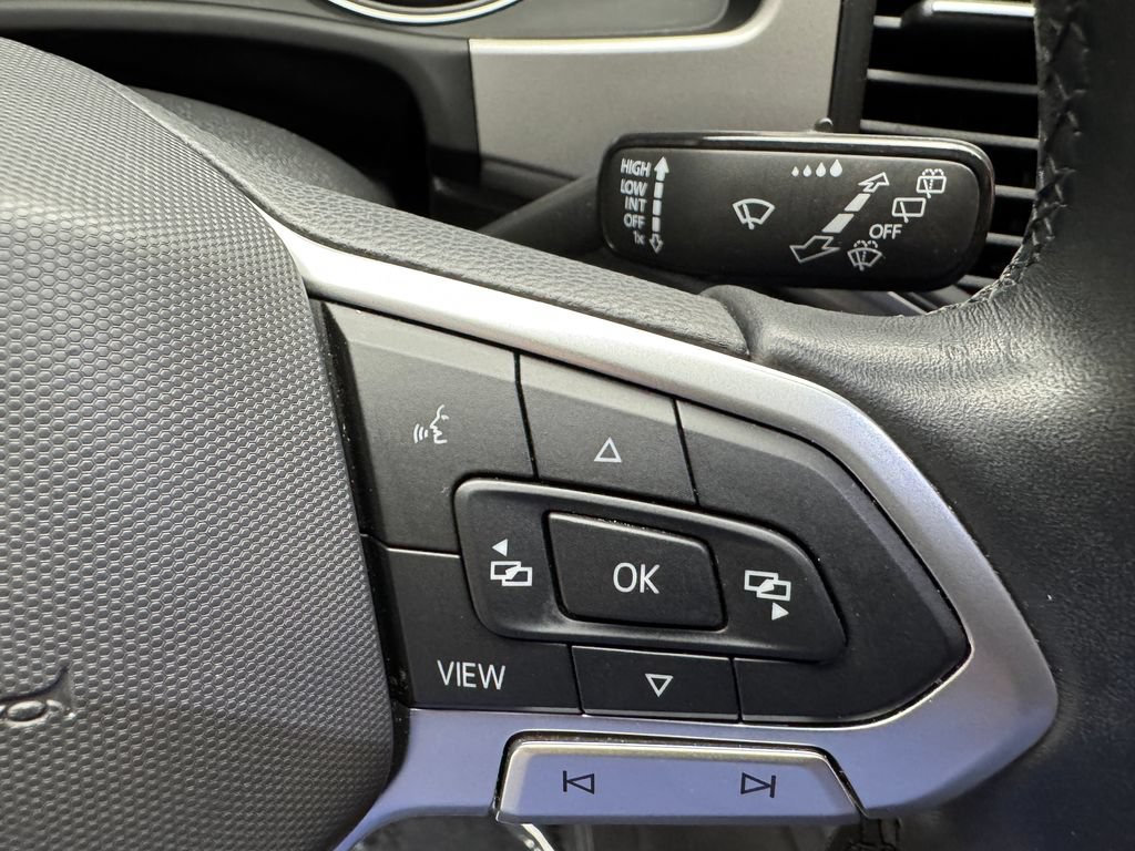 Used 2020 Volkswagen Atlas Cross Sport SE AWD/4WD image 15