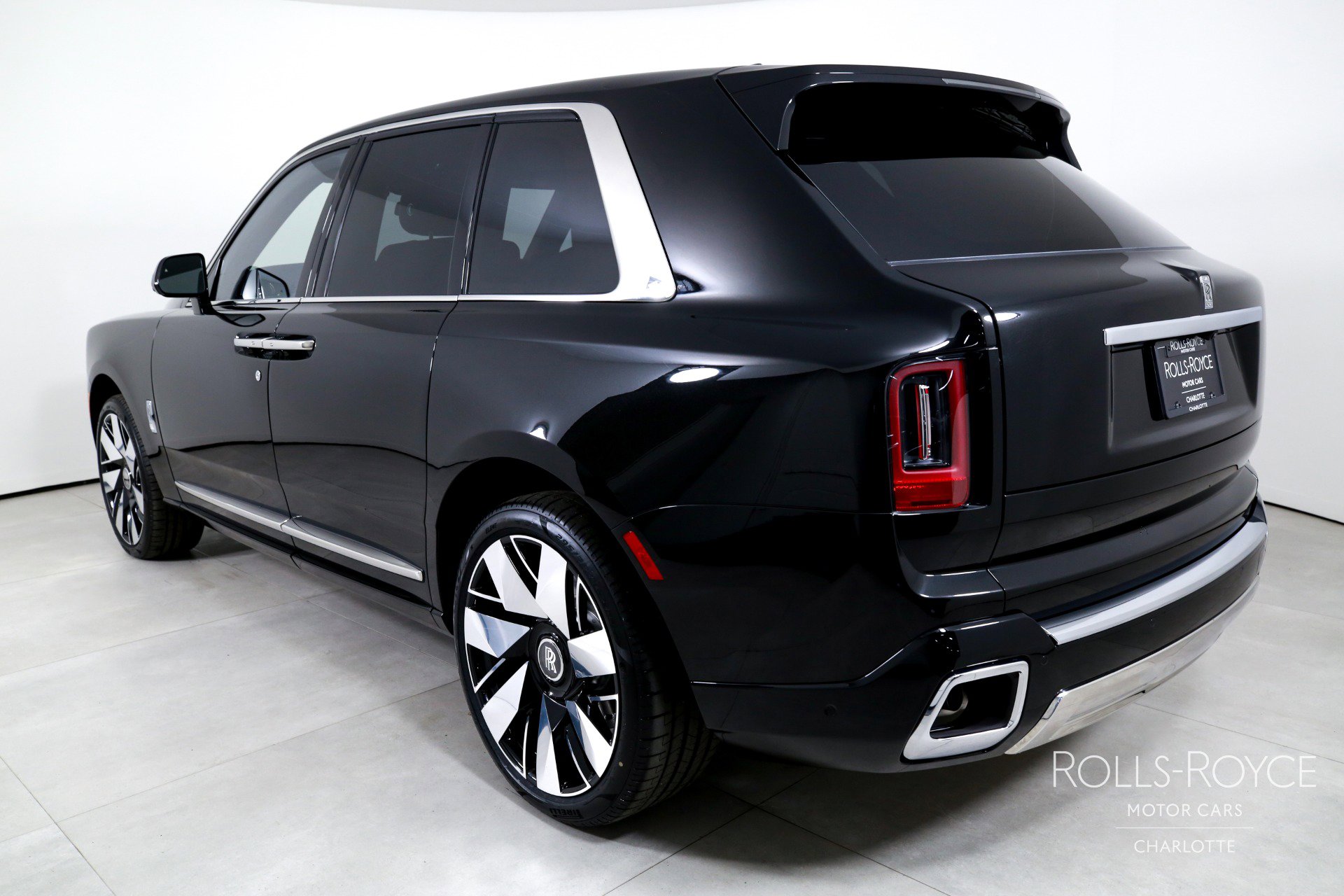 New 2026 Rolls-Royce Cullinan image 8