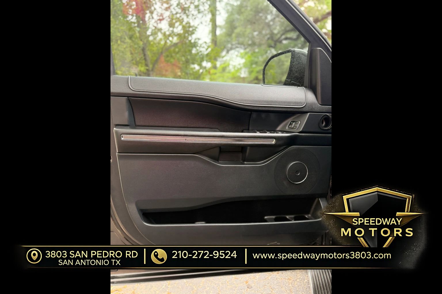 Used 2018 Ford Expedition XLT w/ Equipment Group 202A RWD image 18