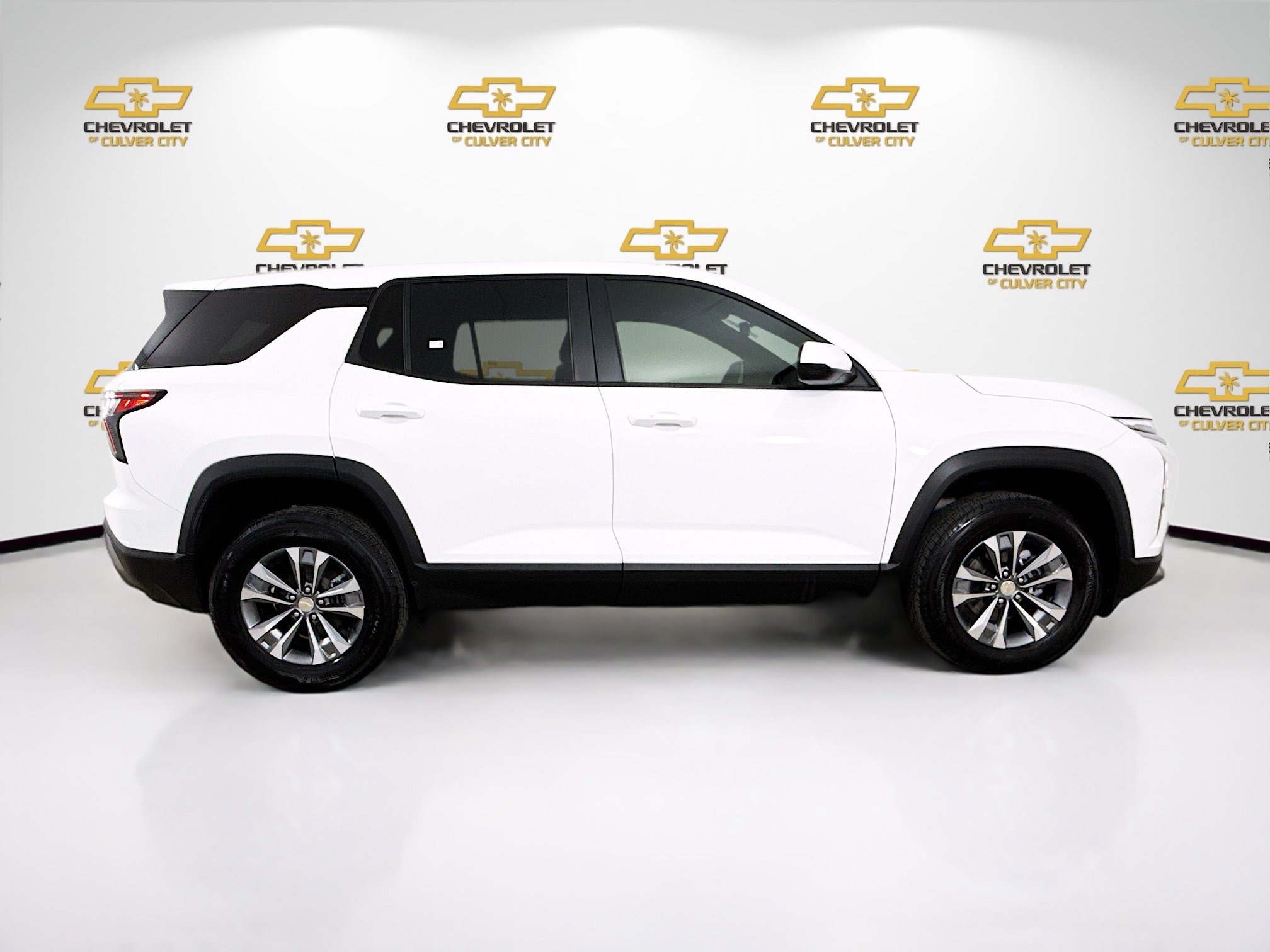 Used 2025 Chevrolet Equinox LT FWD image 9