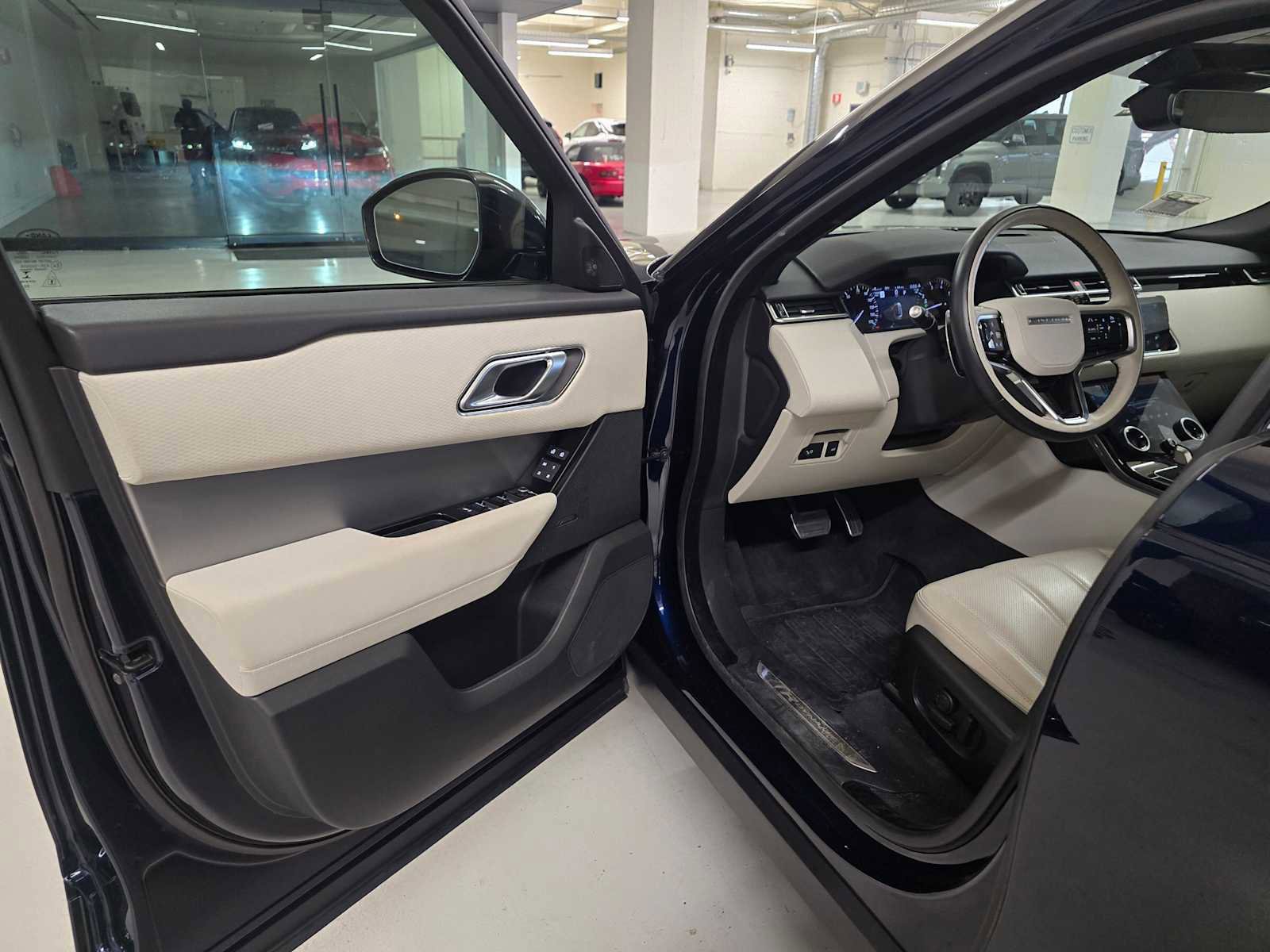 Certified 2023 Land Rover Range Rover Velar R-Dynamic S image 23