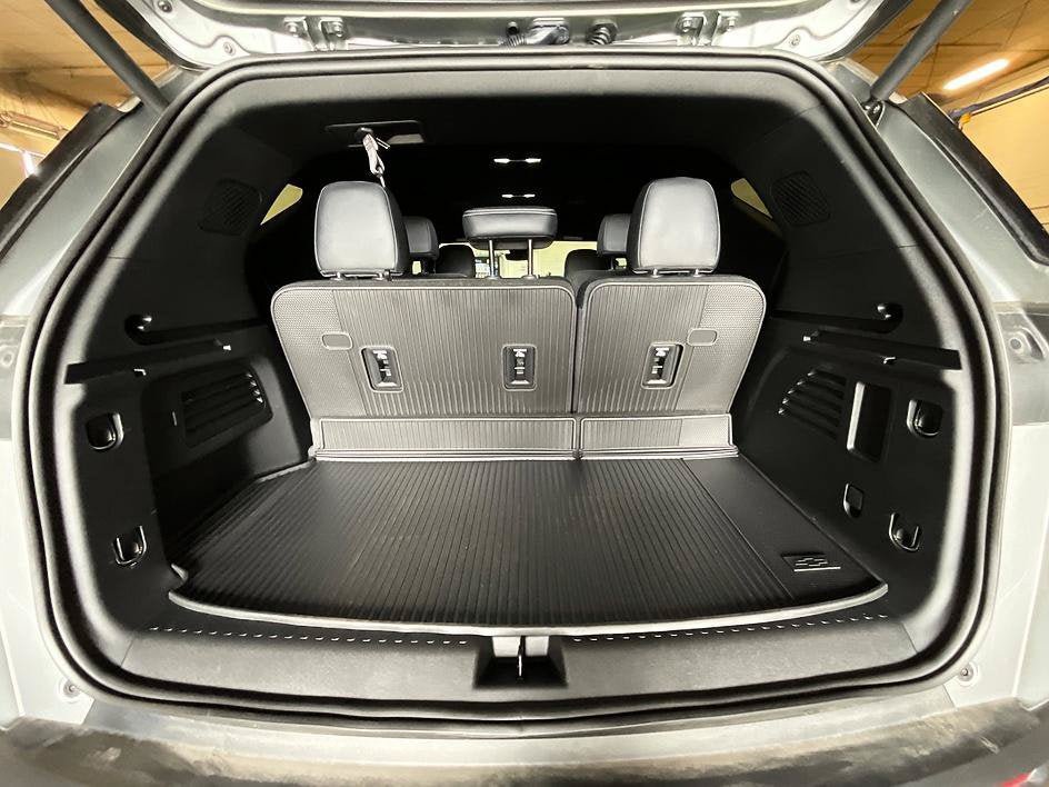 New 2026 Chevrolet Traverse LT w/ Driver Confidence Package AWD/4WD image 15