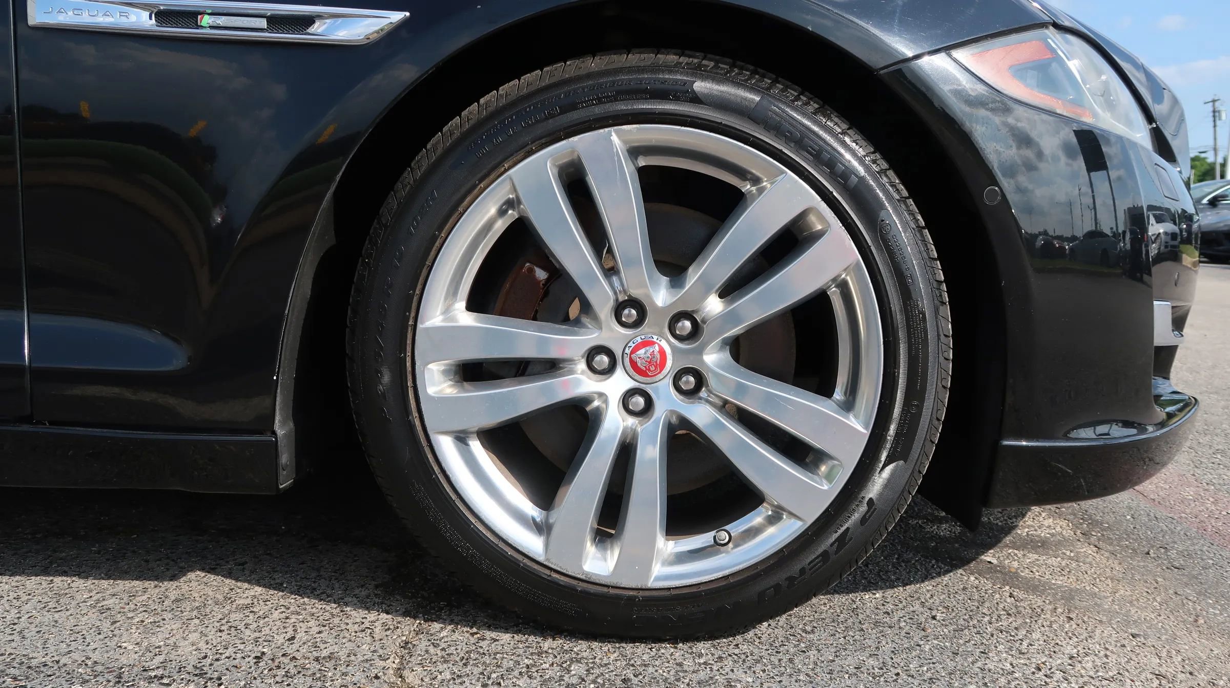 Used 2016 Jaguar XJ R-Sport RWD image 60