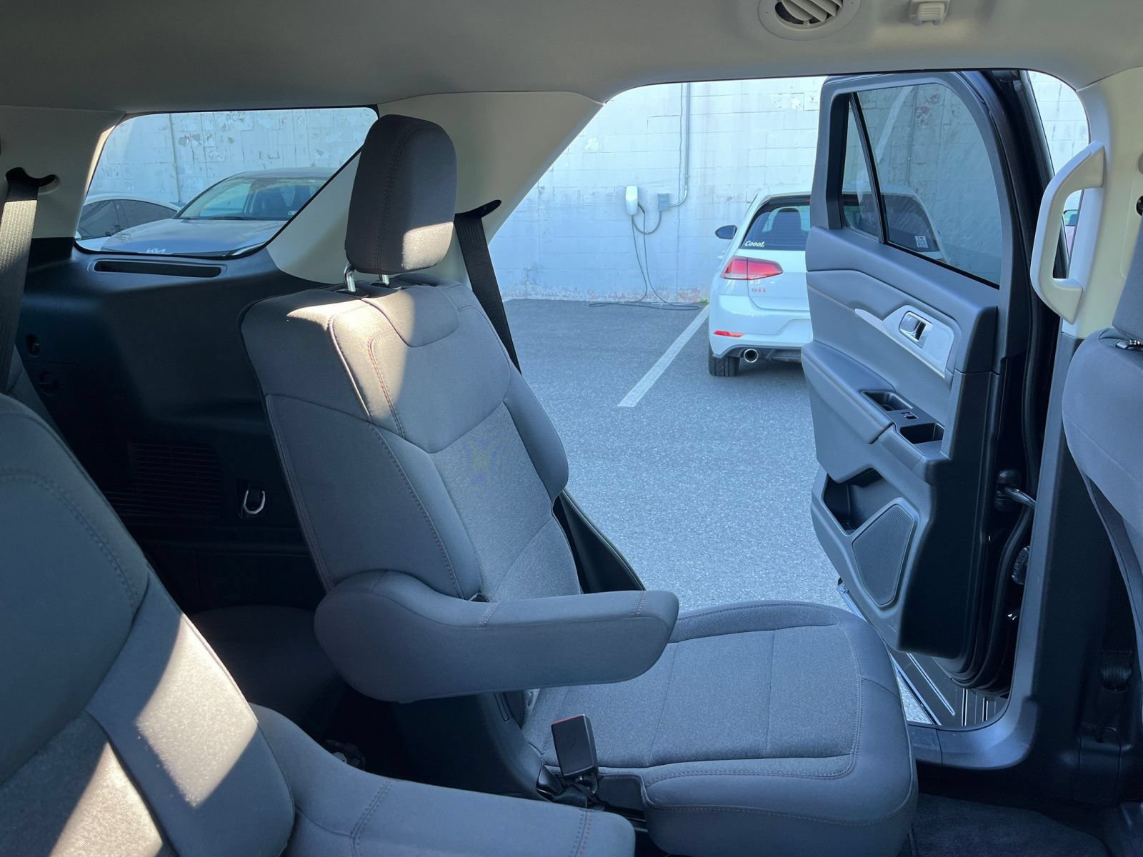 Used 2026 Ford Explorer Active RWD image 37
