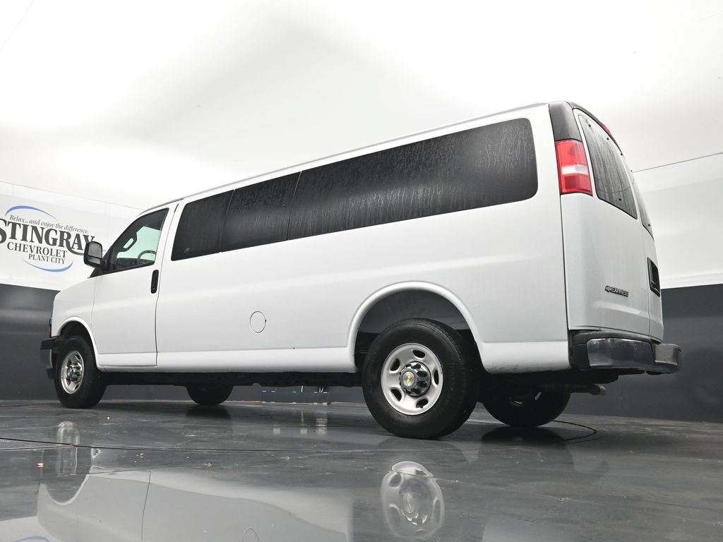 Used 2025 Chevrolet Express 3500 LT w/ LT Preferred Equipment Group RWD image 30