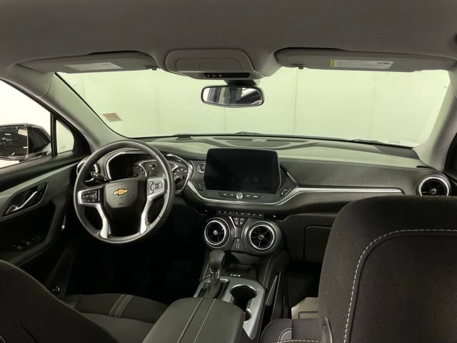 Used 2025 Chevrolet Blazer LT w/ Convenience Package FWD image 12