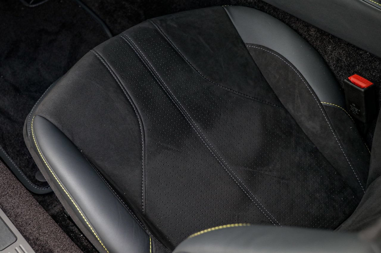 New 2025 Aston Martin V8 Vantage Coupe RWD image 34