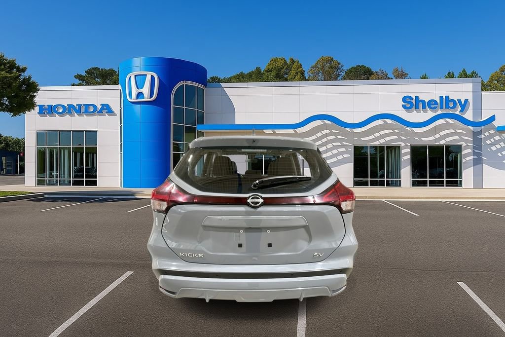 Used 2023 Nissan Kicks SV image 7