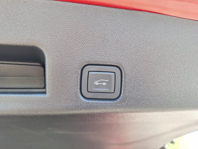 Used 2026 Chevrolet Traverse LT AWD/4WD image 17