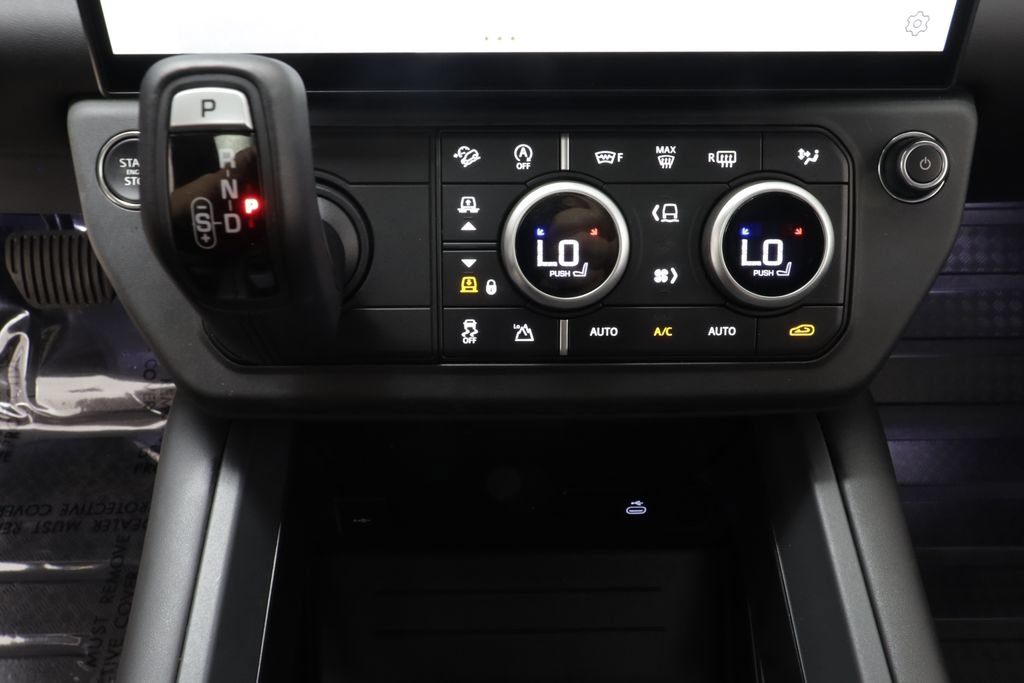 Certified 2026 Land Rover Defender 110 S AWD/4WD image 13