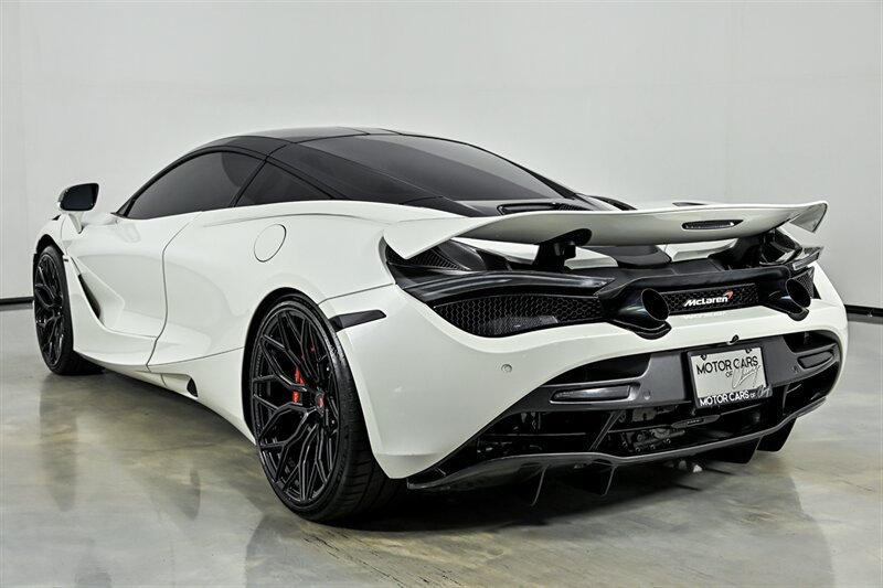 Used 2018 McLaren 720S RWD image 11