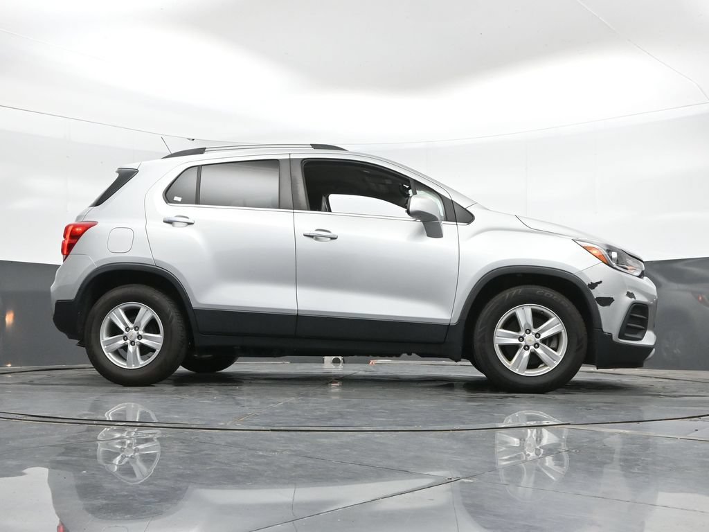 Used 2020 Chevrolet Trax LT w/ LT Convenience Package FWD image 42