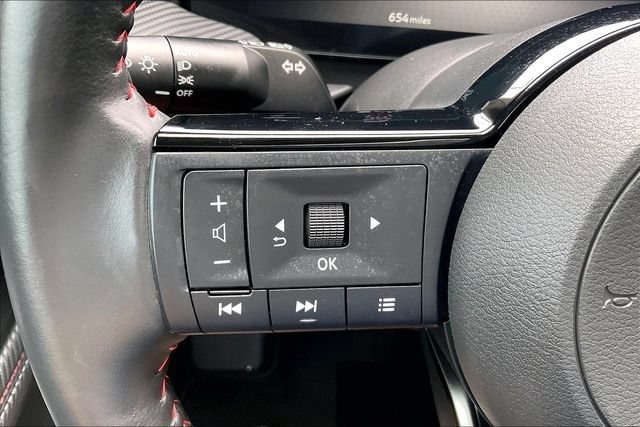 Used 2025 Nissan Kicks SR FWD image 16