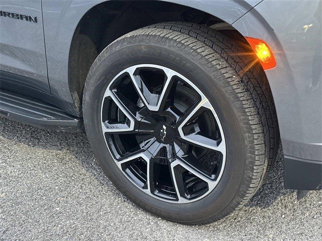 Certified 2021 Chevrolet Suburban RST w/ Luxury Package image 7