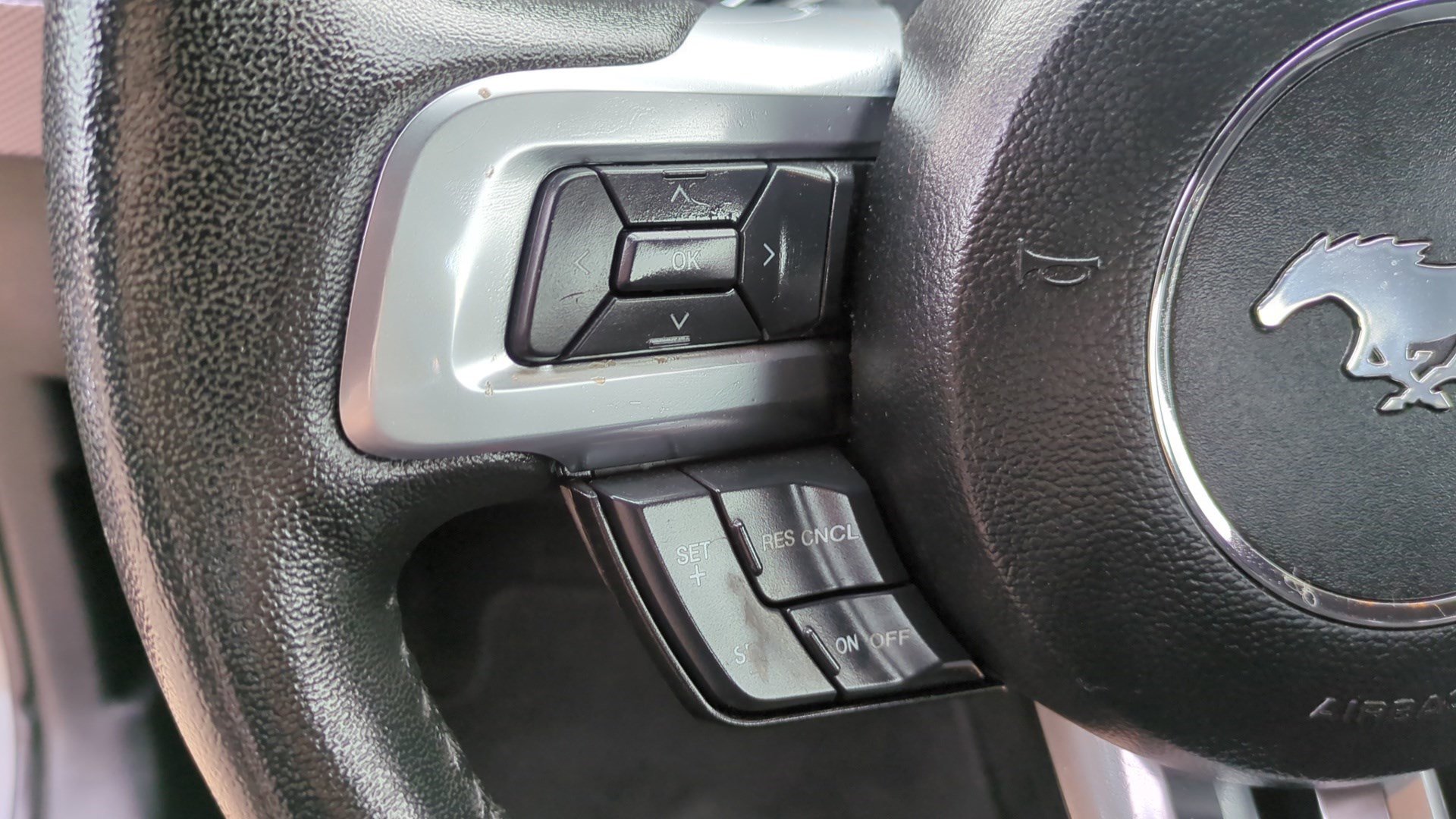 Used 2017 Ford Mustang Coupe image 17