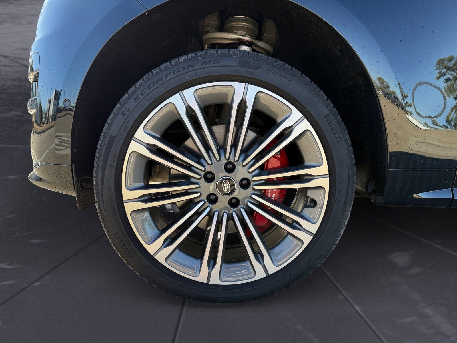 Used 2025 Land Rover Range Rover Sport Dynamic SE image 14