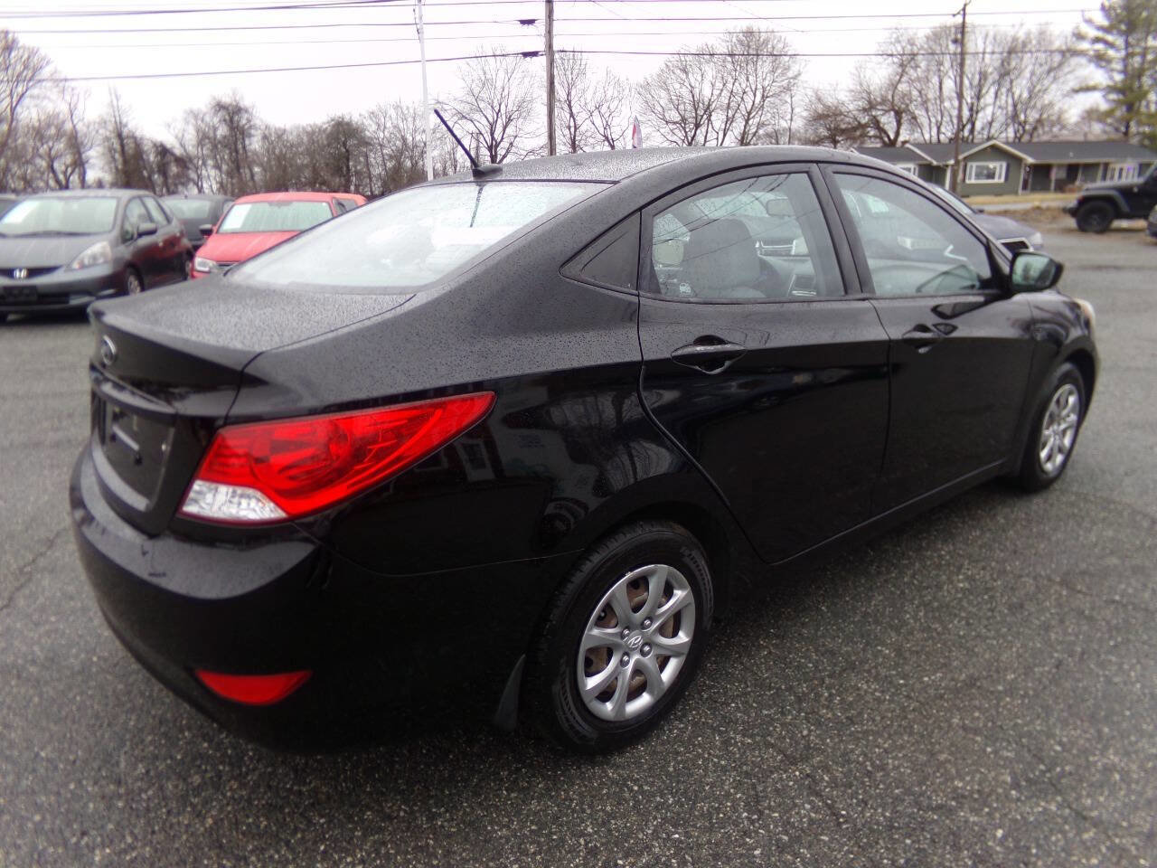 Used 2012 Hyundai Accent GLS image 5