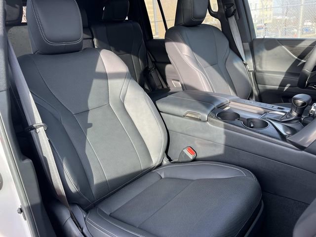 Certified 2024 Lexus LX 600 4WD w/ Appearance Package image 31