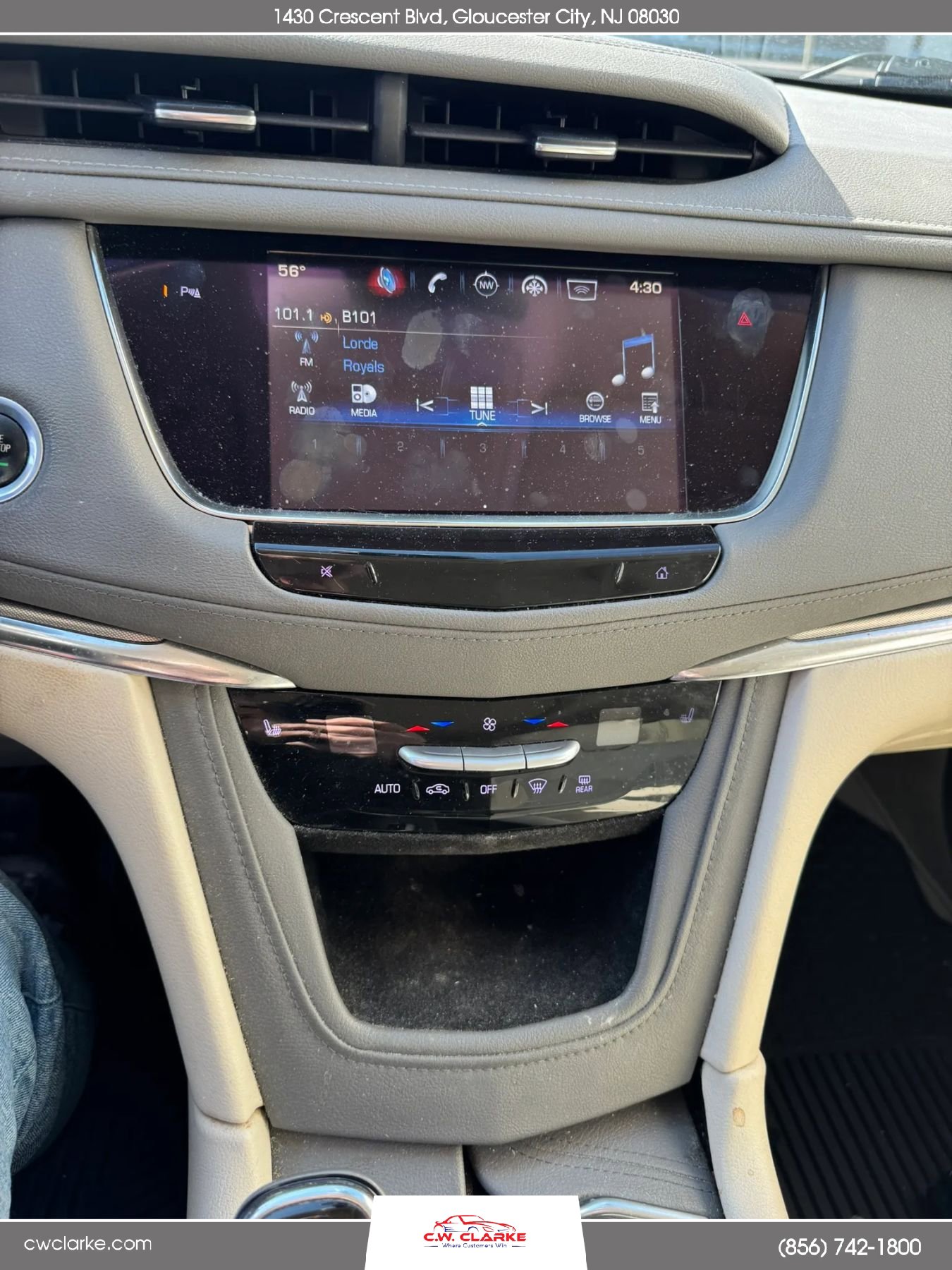 Used 2017 Cadillac XT5 Luxury w/ Driver Awareness Package image 17