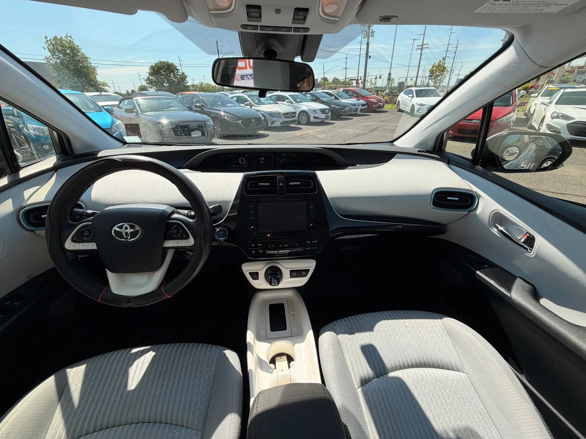 Used 2016 Toyota Prius Three w/ Advanced Technology Package FWD image 27