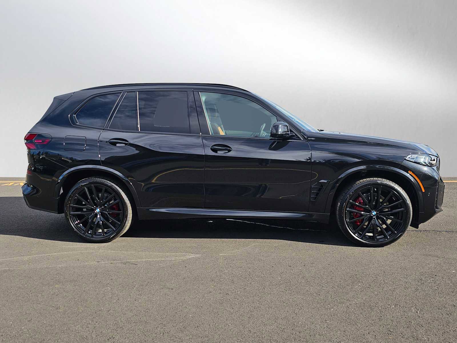 New 2026 BMW X5 xDrive40i w/ Executive Package image 2