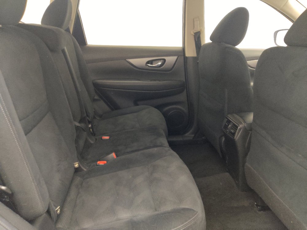 Used 2016 Nissan Rogue S FWD image 19