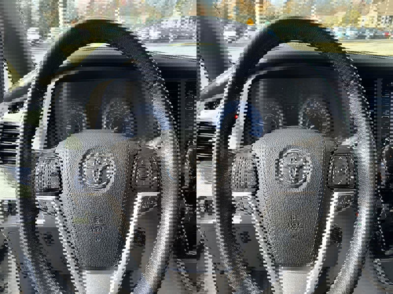 Used 2020 Toyota Sienna XLE image 17