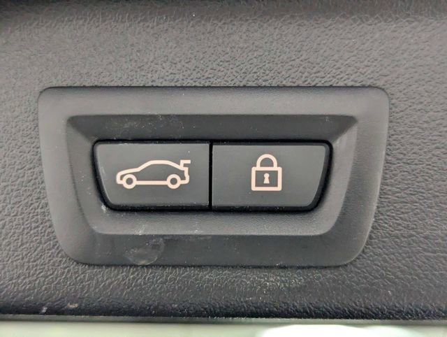 Used 2022 BMW X5 xDrive45e w/ Executive Package AWD/4WD image 29