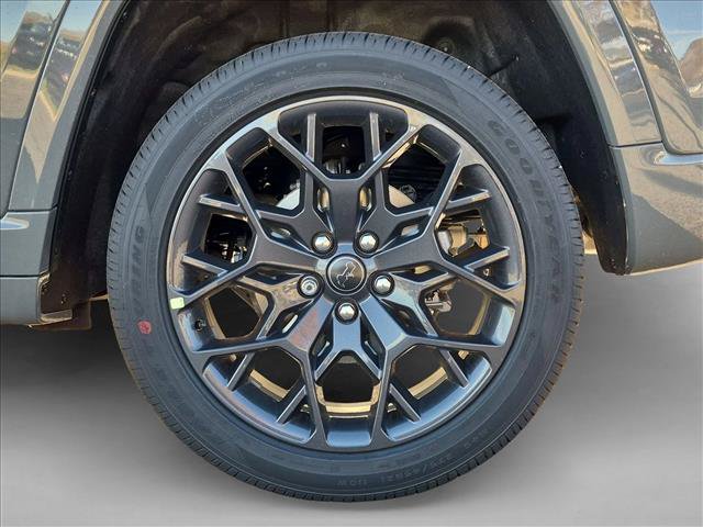 New 2027 Jeep Grand Cherokee Summit AWD/4WD image 10