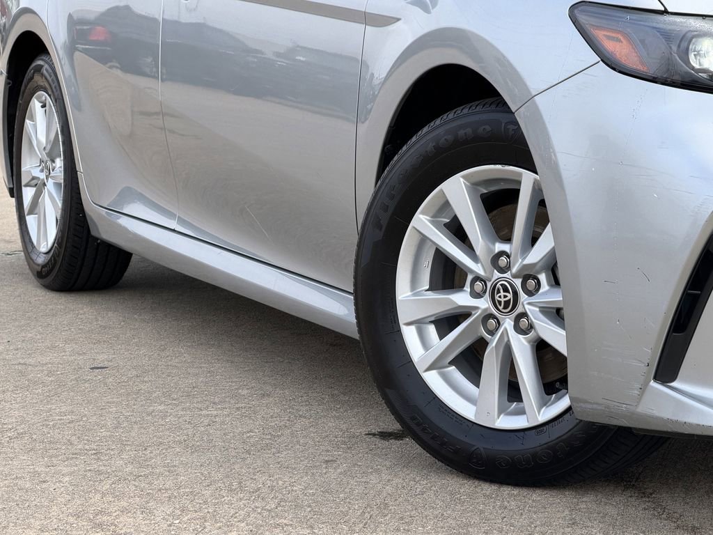 Used 2025 Toyota Camry LE FWD image 12