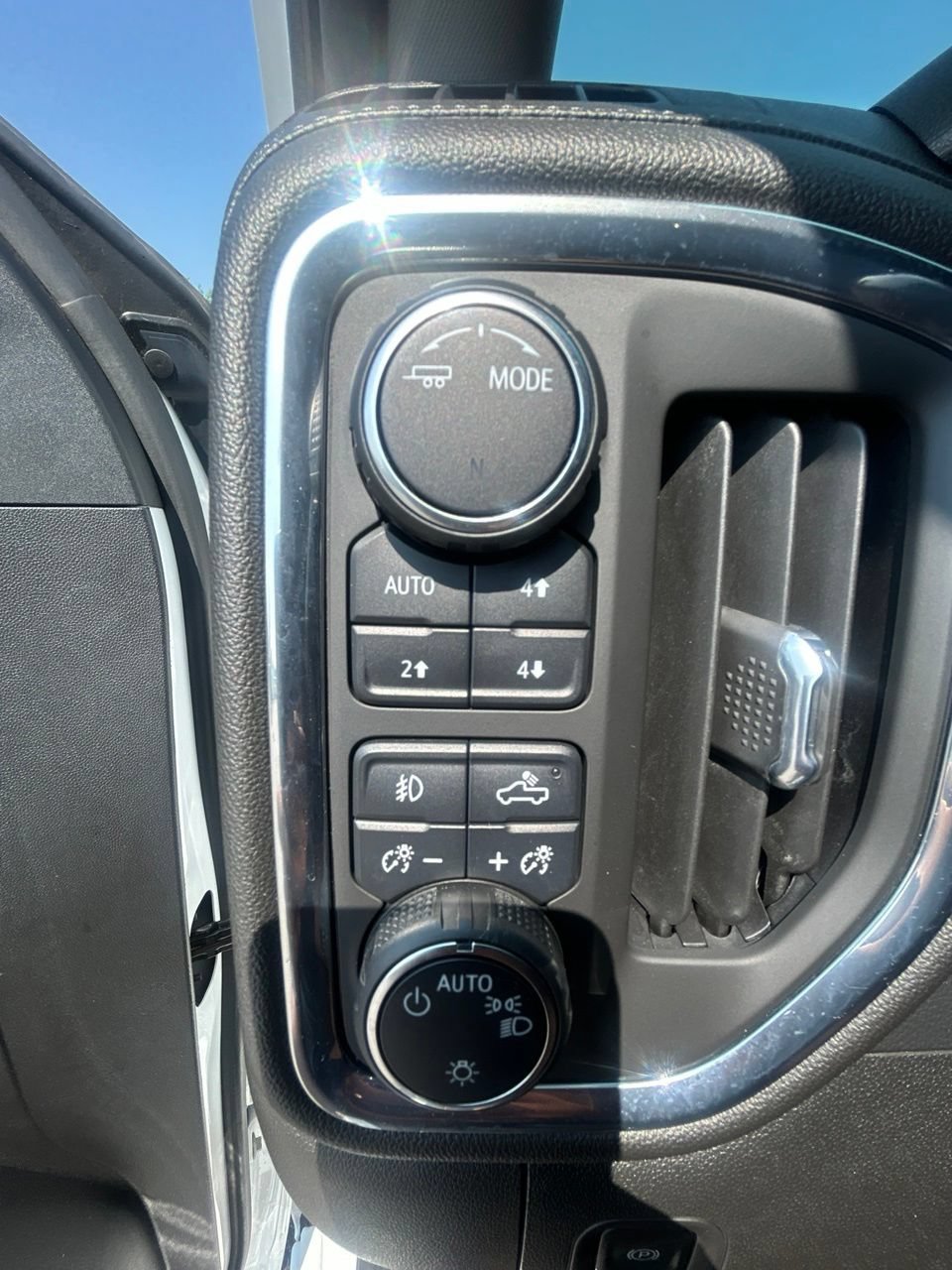 Used 2021 Chevrolet Silverado 1500 LT Trail Boss w/ Convenience Package II AWD/4WD image 18