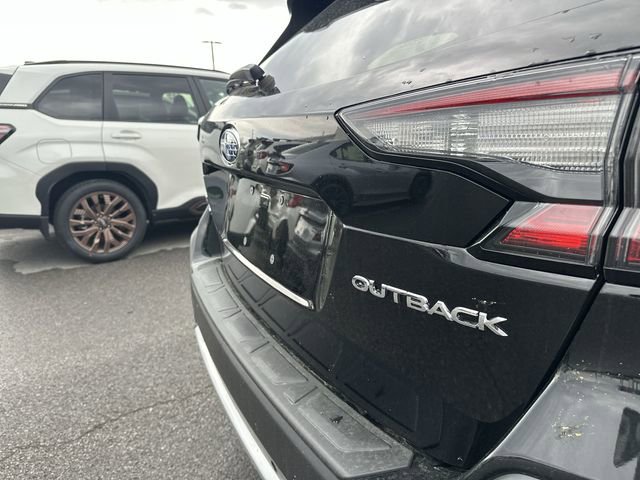 Used 2025 Subaru Outback Limited AWD/4WD image 15