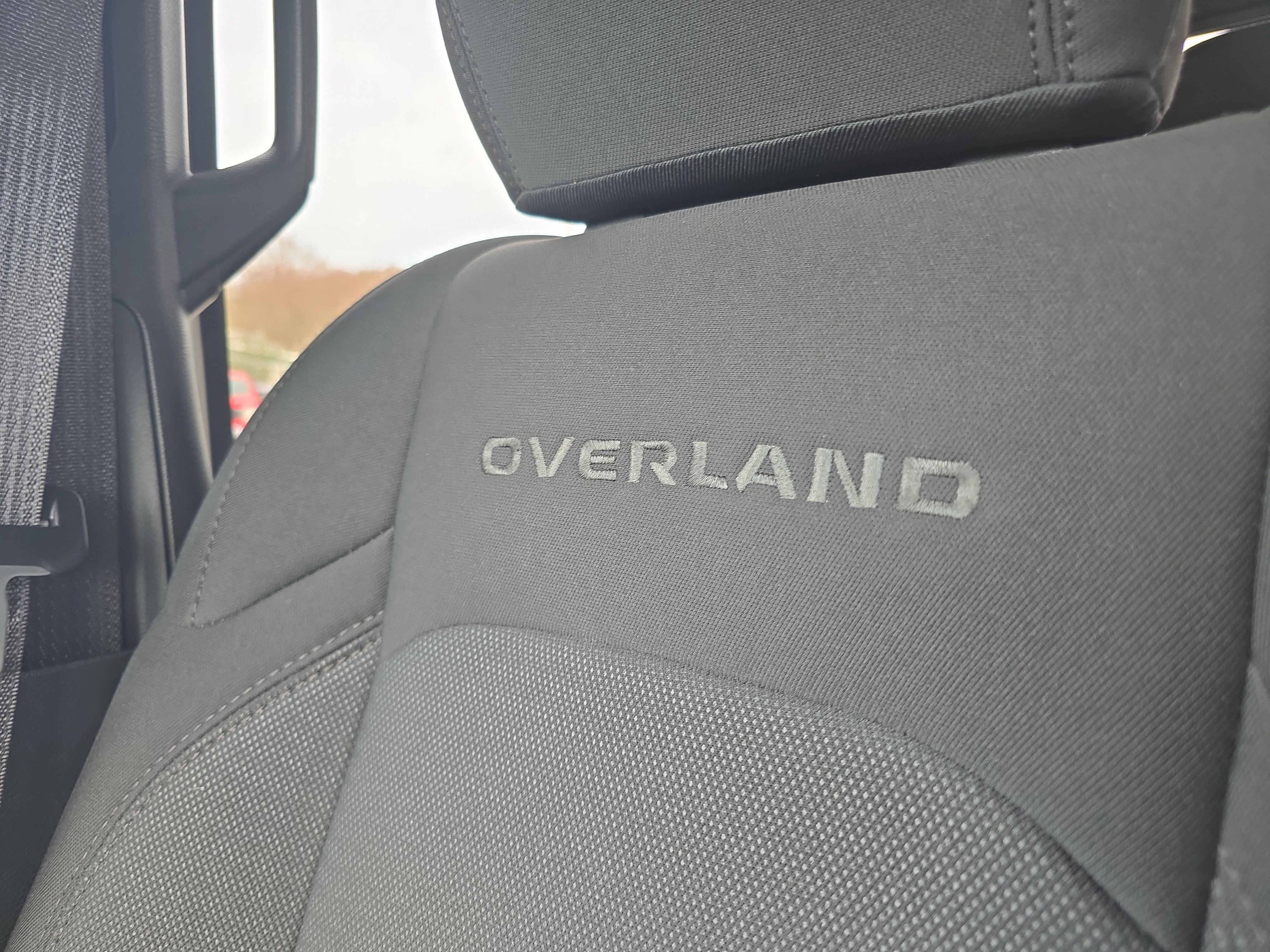 Used 2023 Jeep Gladiator Overland w/ Cold Weather Group image 38