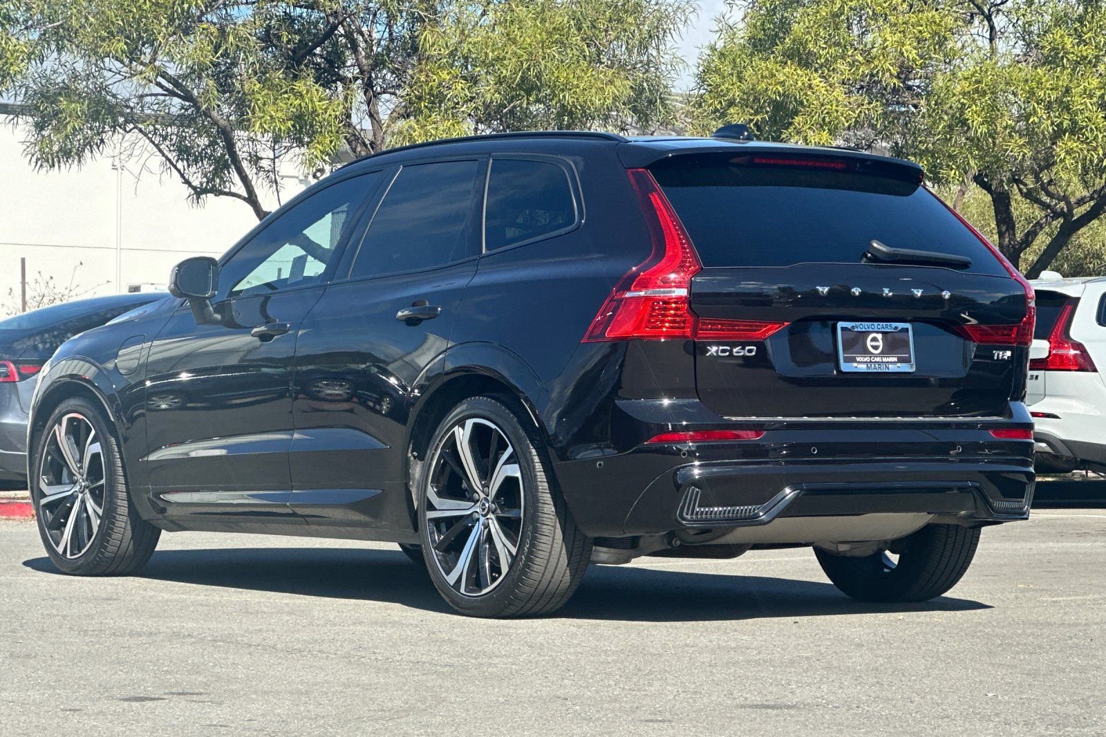Certified 2025 Volvo XC60 T8 Ultra w/ Protection Package Premier image 7