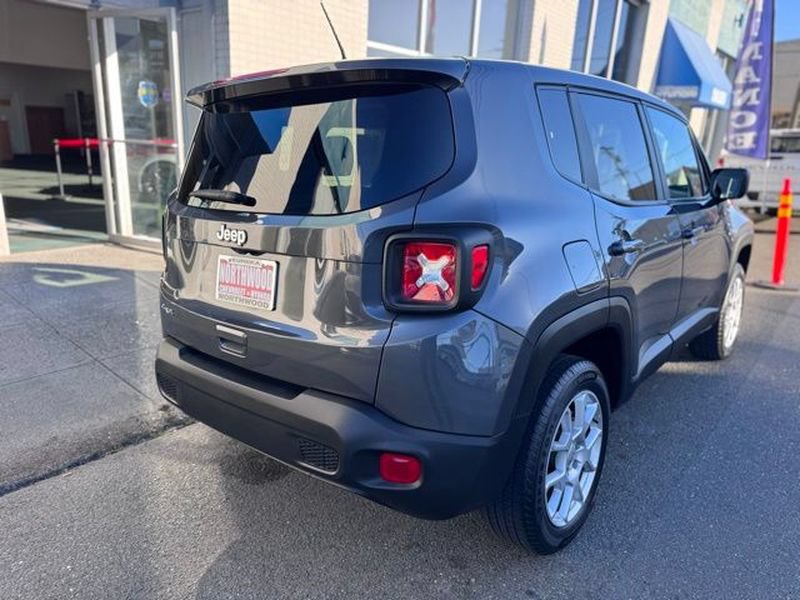 Used 2023 Jeep Renegade Latitude AWD/4WD image 5