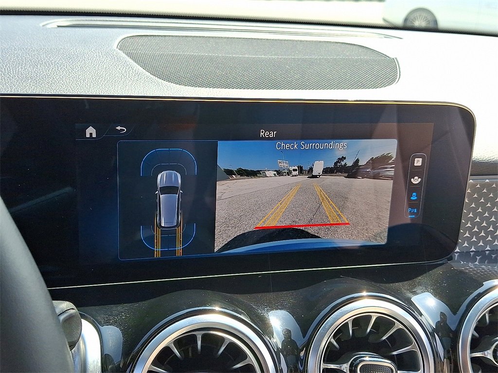 Certified 2025 Mercedes-Benz GLB 250 4MATIC image 18