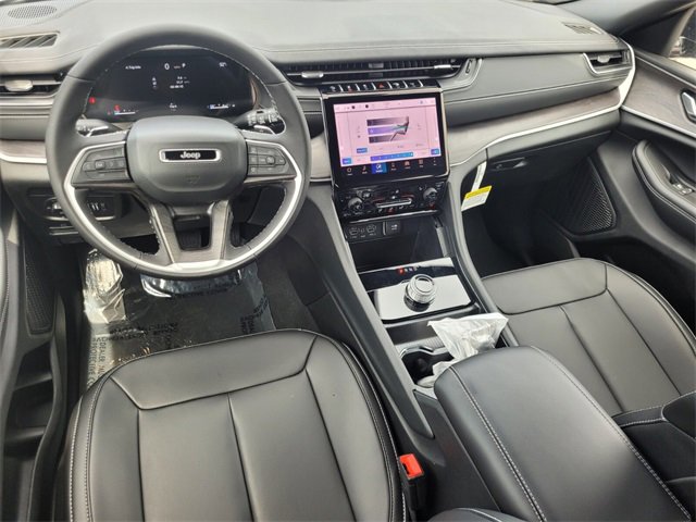 New 2025 Jeep Grand Cherokee Limited image 9