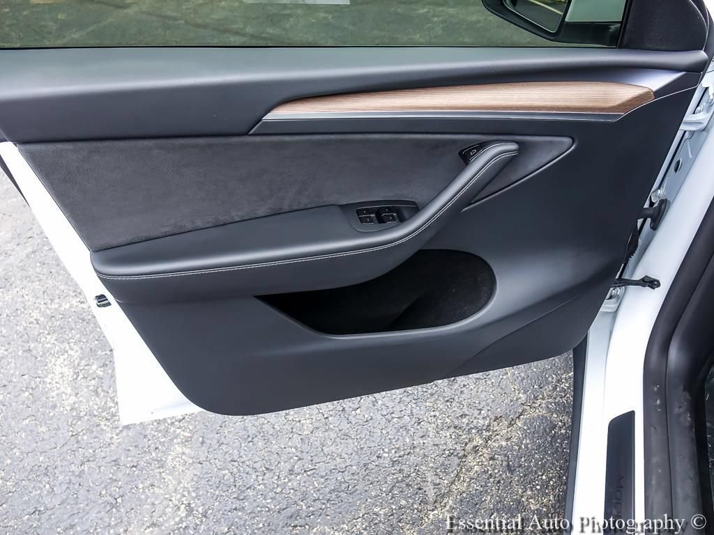 Used 2025 Tesla Model Y Long Range AWD/4WD image 20